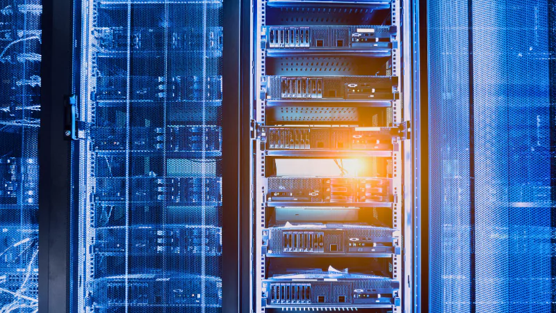 Raf bazlı Inrow soğutma üniteleriyle sıcak nokta yönetimi